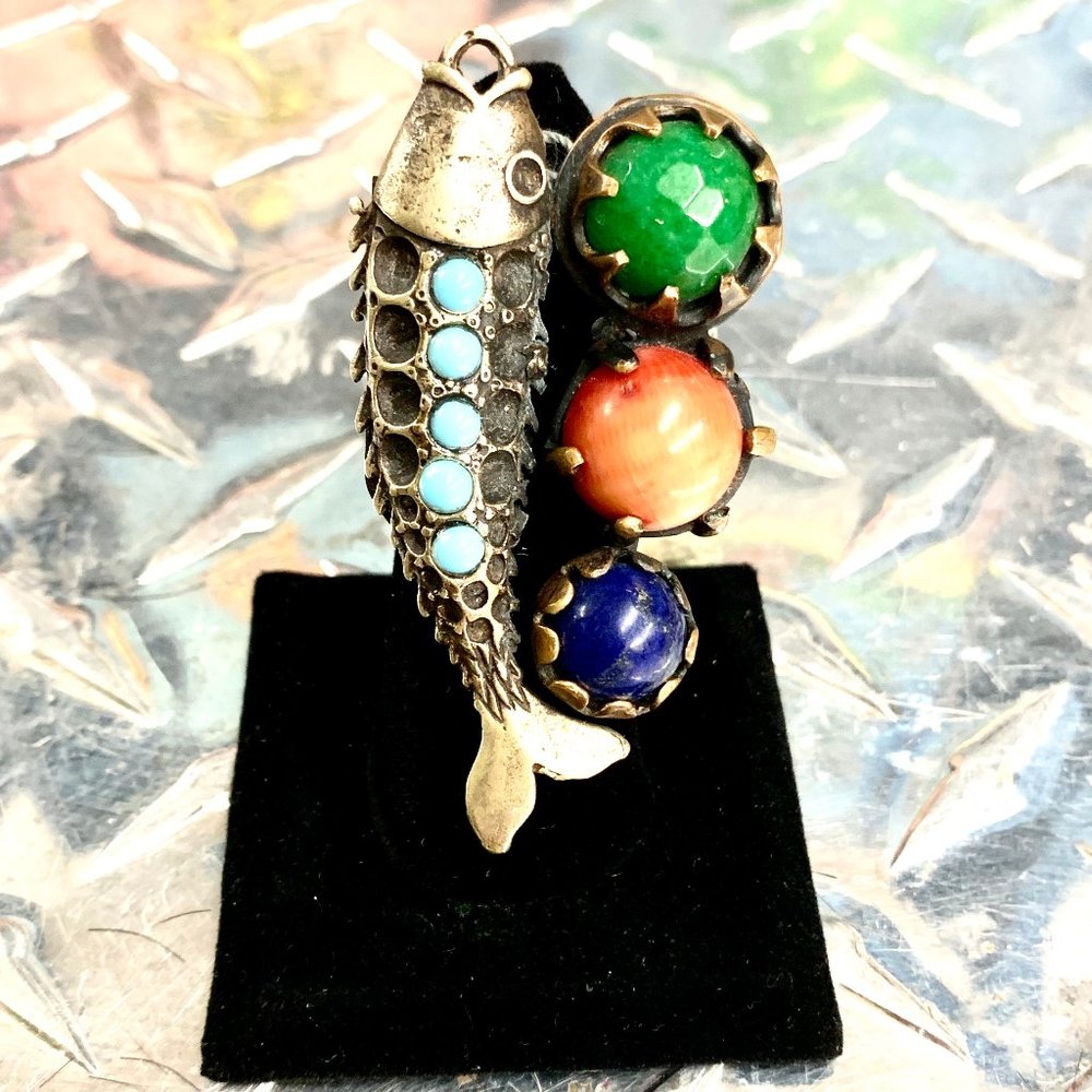 Enameled Fish ring with faux jewels on the side